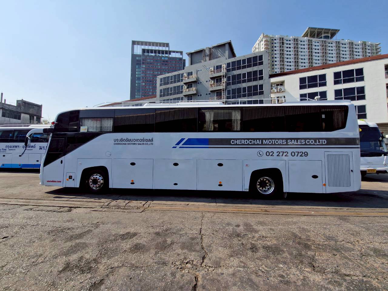 รถบัสขนาด 45 ที่นั่ง