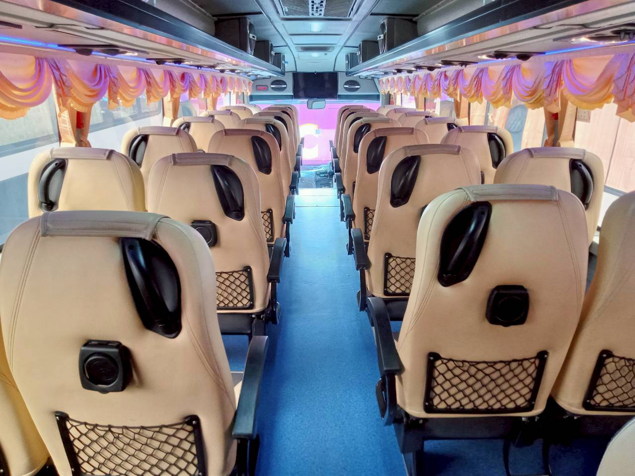 รถบัสขนาด 45 ที่นั่ง